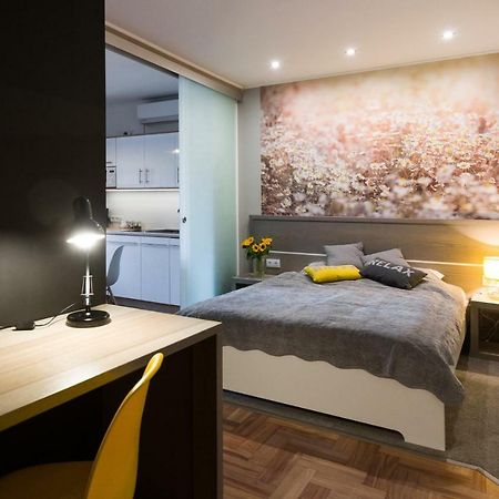Sunflower Apartment Krakow Bagian luar foto