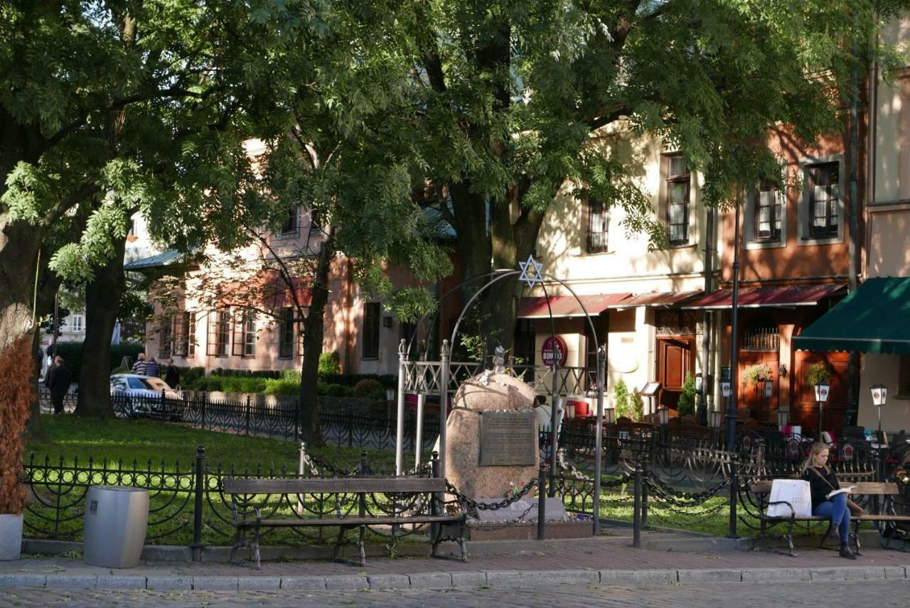 Sunflower Apartment Krakow Bagian luar foto