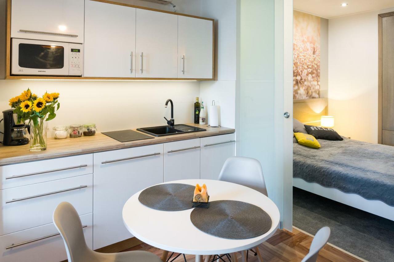 Sunflower Apartment Krakow Bagian luar foto